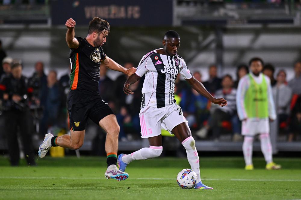 佩德里时隔1各月再为巴萨登场，送出28次传球，3次过人成功