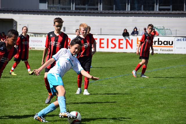 本世纪德甲戴帽次数前十：莱万领跑凯恩第三