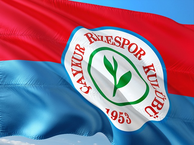 阿诺德受伤影响皇马阵容，巴尔韦德需客串右后卫，球迷呼吁调整阵型。